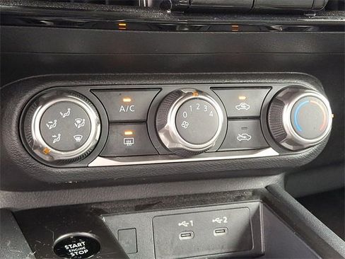 Used 2025 Nissan Kicks SV image 15