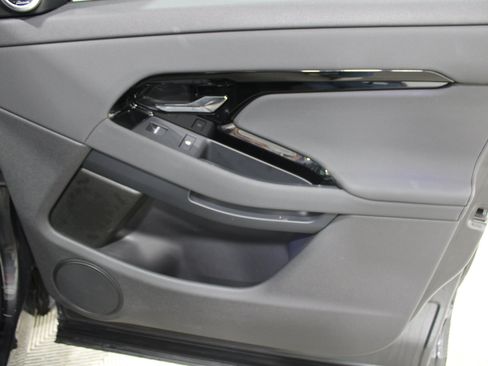 Used 2025 Land Rover Range Rover Evoque S AWD/4WD image 24