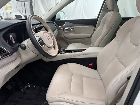 Used 2023 Volvo XC90 B5 Plus AWD/4WD image 14