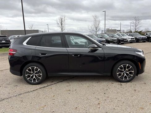 Used 2025 BMW X3 xDrive30i w/ Premium Package image 4