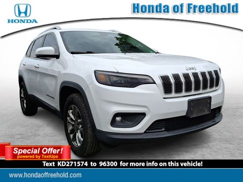 Used 2019 Jeep Cherokee Latitude Plus w/ Comfort/Convenience Group AWD/4WD image 1