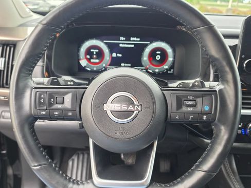 Used 2024 Nissan Pathfinder Platinum FWD image 16