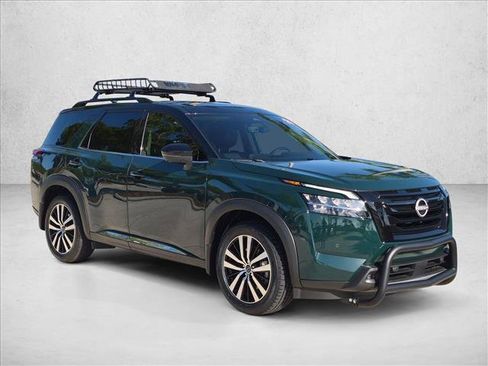 Used 2023 Nissan Pathfinder Platinum AWD/4WD image 3
