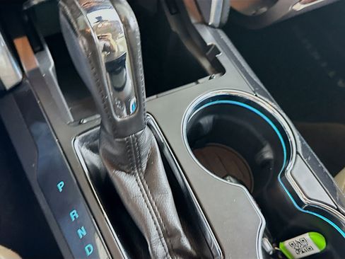 Used 2017 Ford Explorer Platinum image 25