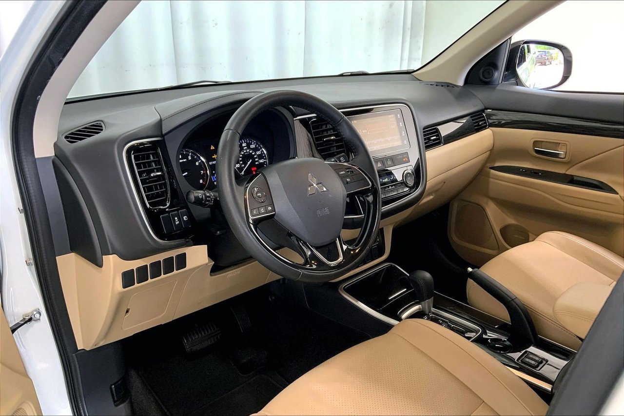 Used 2017 Mitsubishi Outlander SEL FWD image 14