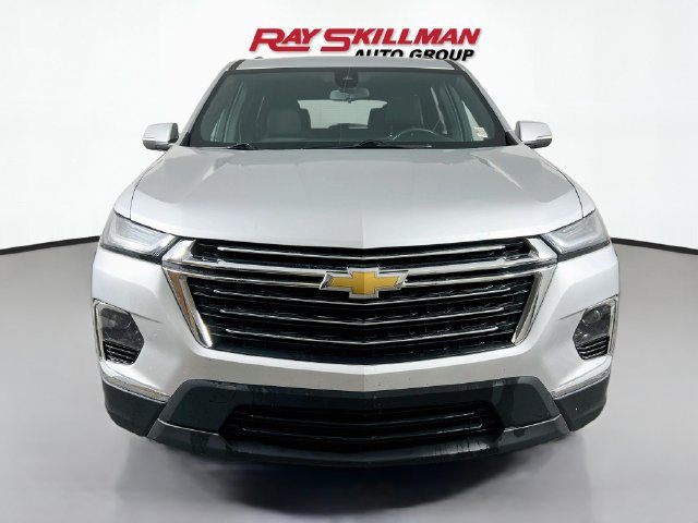 Used 2022 Chevrolet Traverse LT w/ LPO, Cargo Package AWD/4WD image 2