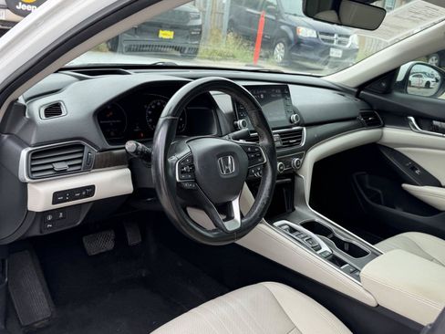 Used 2020 Honda Accord Touring image 16