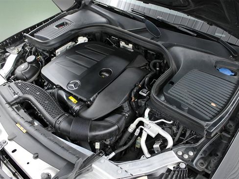 Used 2022 Mercedes-Benz GLC 300 4MATIC Coupe image 34