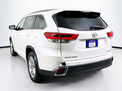Used 2019 Toyota Highlander Limited FWD image 6