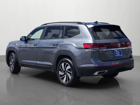 Used 2024 Volkswagen Atlas SE FWD image 4