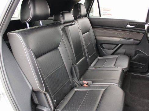 Certified 2021 Volkswagen Atlas Cross Sport SE image 23