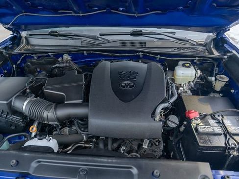 Used 2022 Toyota Tacoma TRD Off-Road image 32