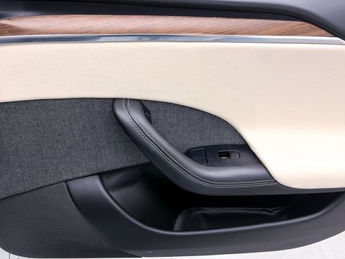 Used 2021 Tesla Model S Plaid AWD/4WD image 27