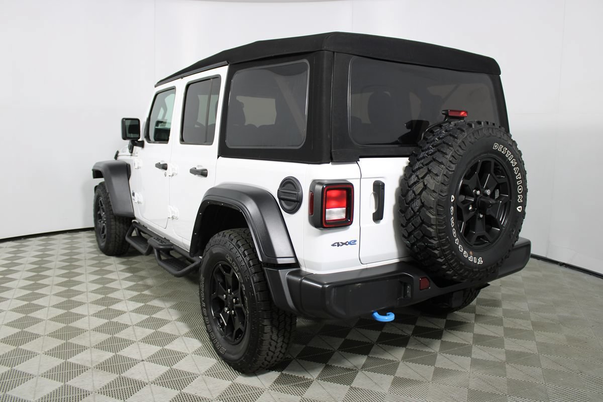 Used 2023 Jeep Wrangler Unlimited w/ Cold Weather Group AWD/4WD image 29