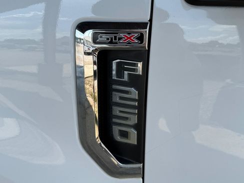 Used 2019 Ford F250 XL w/ STX Appearance Package RWD image 24