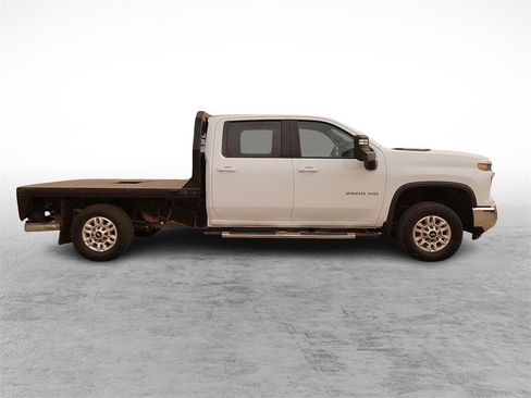 Used 2024 Chevrolet Silverado 2500 LT w/ Convenience Package image 12