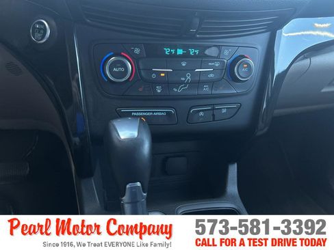 Used 2017 Ford Escape Titanium AWD/4WD image 18