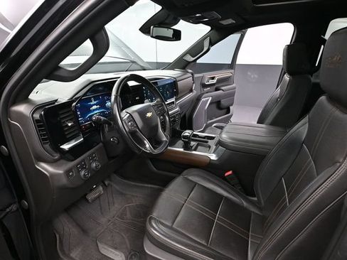 Used 2023 Chevrolet Silverado 1500 High Country w/ High Country Premium Package AWD/4WD image 30