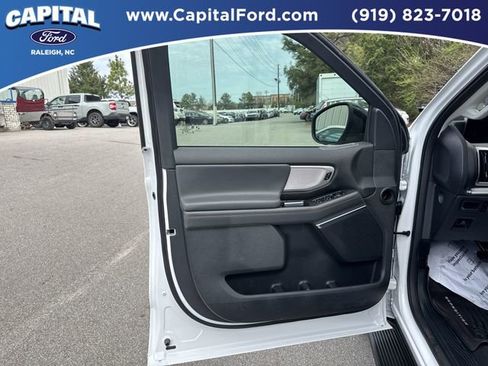 Certified 2025 Ford Expedition Active image 19