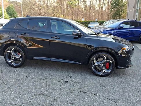 New 2026 Alfa Romeo Tonale Veloce w/ Quick Order Package 23H Volce image 9