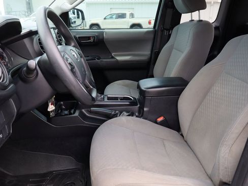 Used 2020 Toyota Tacoma SR image 20