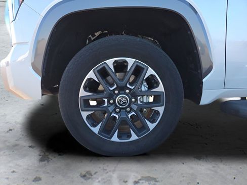 Used 2023 Toyota Tundra Limited AWD/4WD image 11