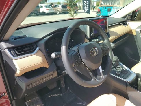 Used 2025 Toyota RAV4 XLE w/ Convenience Package image 23