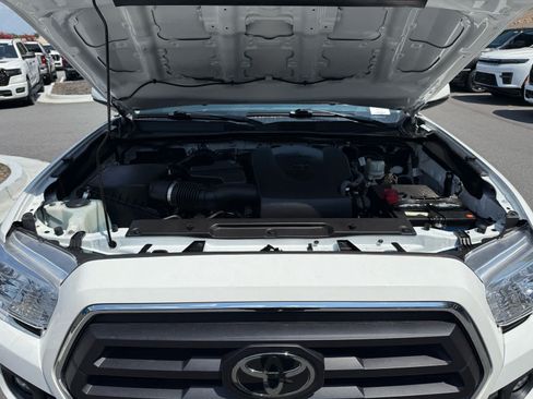 Used 2022 Toyota Tacoma SR5 w/ Technology Package RWD image 28