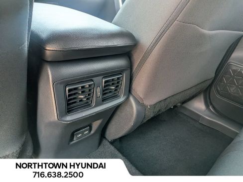 Used 2025 Toyota RAV4 XLE AWD/4WD image 31