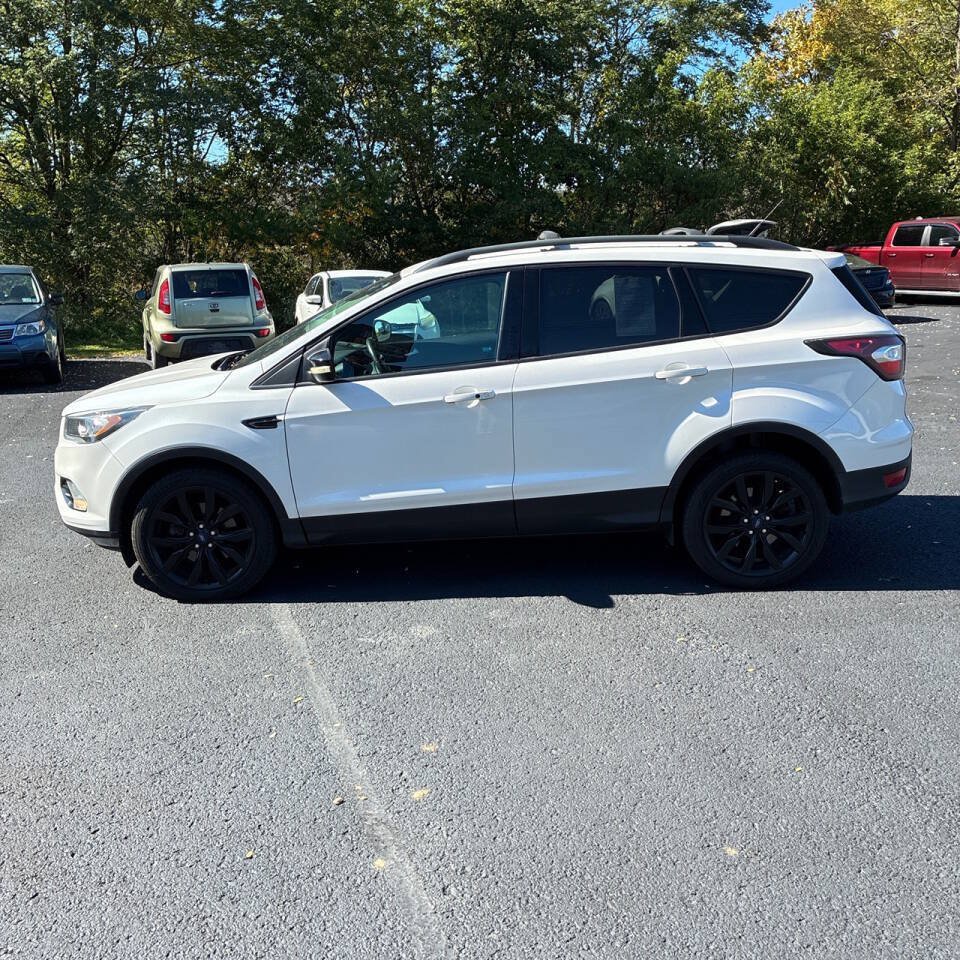 Used 2017 Ford Escape Titanium AWD/4WD image 2