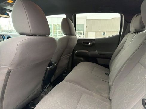 Used 2018 Toyota Tacoma TRD Sport image 31