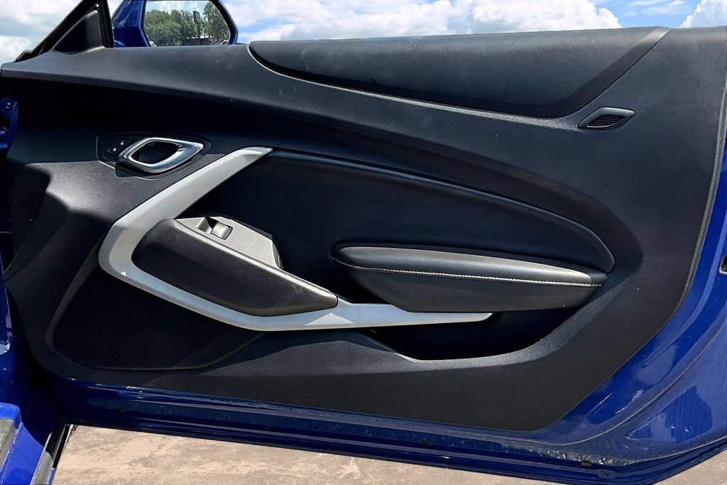 Used 2020 Chevrolet Camaro LT RWD image 26