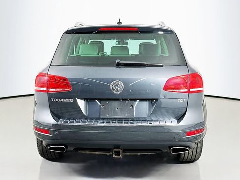 Used 2013 Volkswagen Touareg TDI image 7
