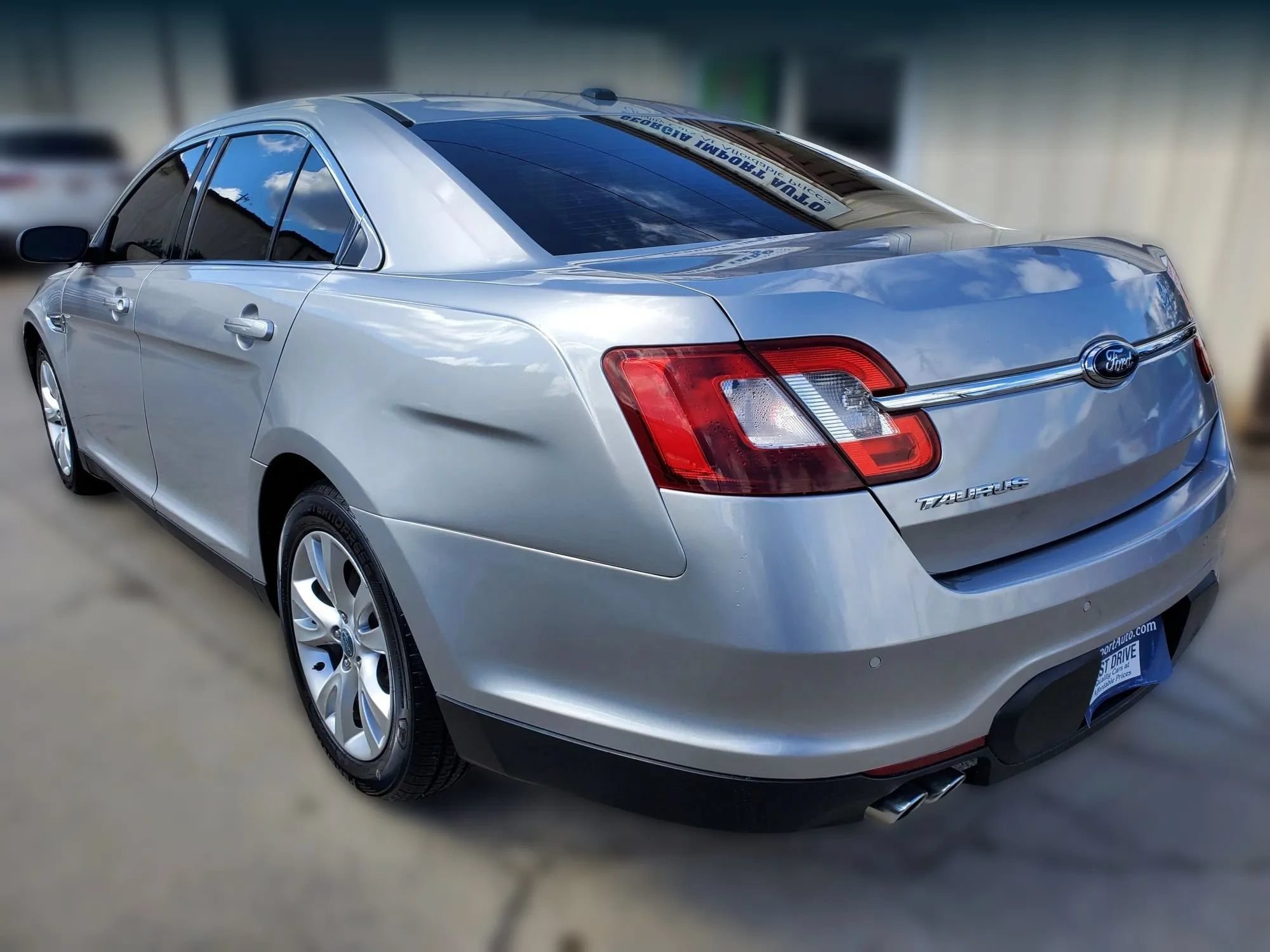 Used 2010 Ford Taurus SEL FWD image 5