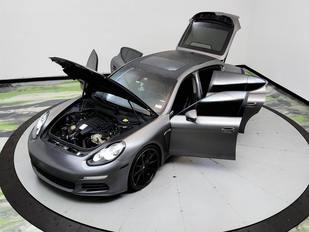 Used 2014 Porsche Panamera 4 AWD/4WD image 36