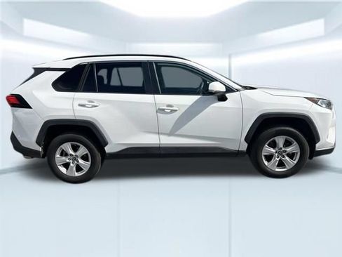 Used 2020 Toyota RAV4 XLE w/ Convenience Package FWD image 5