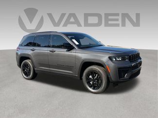 New 2026 Jeep Grand Cherokee Altitude RWD video 1