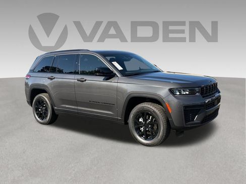 New 2026 Jeep Grand Cherokee Altitude RWD image 1