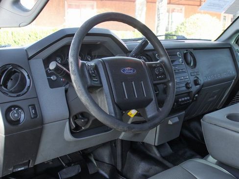 Used 2016 Ford F550 2WD Crew Cab Super Duty image 17