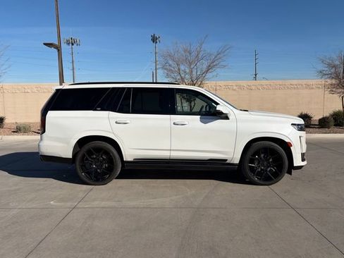 Used 2022 Cadillac Escalade Sport Platinum image 3