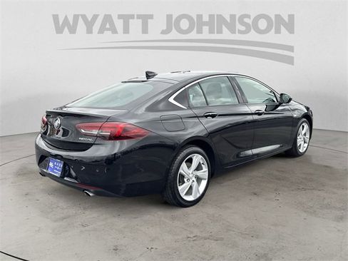 Used 2018 Buick Regal Preferred w/ Sights and Sounds Package image 5