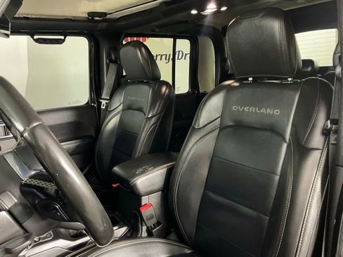 Used 2020 Jeep Gladiator Overland w/ Popular Equipment Package image 14