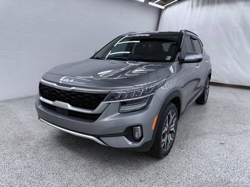 Used 2023 Kia Seltos SX w/ SX Sunroof Package AWD/4WD image 5