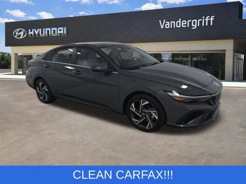 Used 2025 Hyundai Elantra Limited image 2