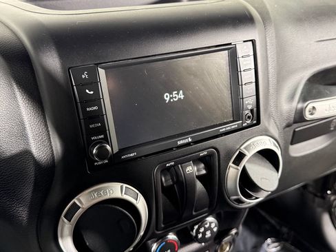 Used 2015 Jeep Wrangler Sahara w/ Connectivity Group AWD/4WD image 14