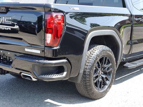 Used 2024 GMC Sierra 1500 Elevation w/ Elevation Premium Package AWD/4WD image 9