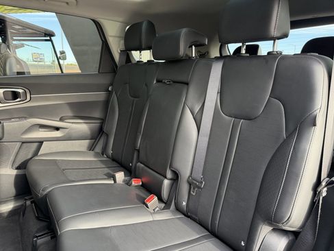 Used 2024 Kia Sorento S w/ Panoramic Sunroof Package image 36