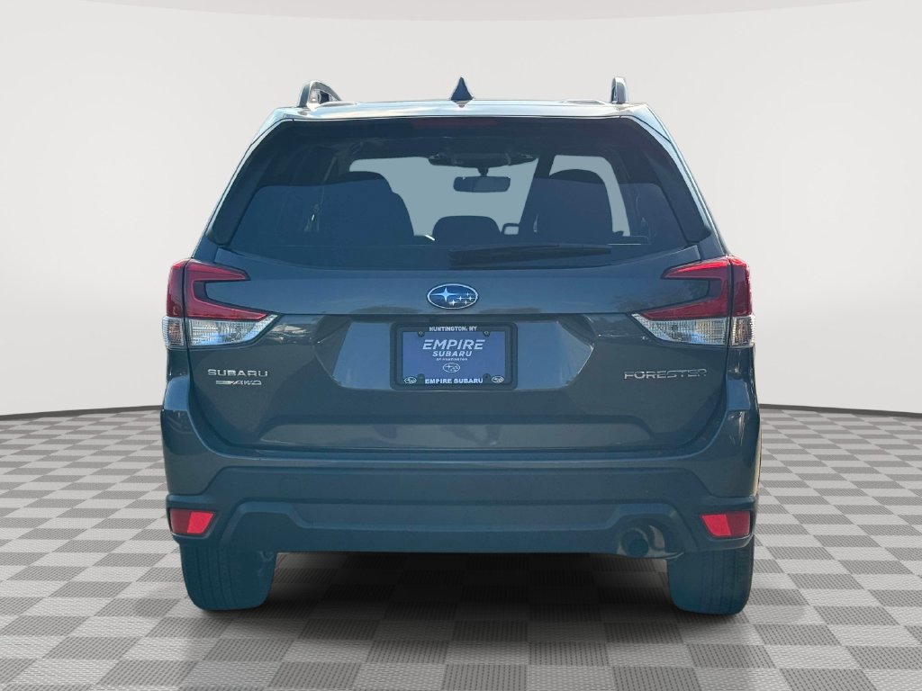 Used 2023 Subaru Forester Premium AWD/4WD image 6