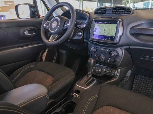 Used 2023 Jeep Renegade Latitude image 34