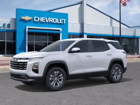 New 2026 Chevrolet Equinox LT w/ Convenience Package II FWD image 2
